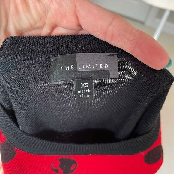 The Limited Black and Red Color Pop Sweater - Picture 4 of 5